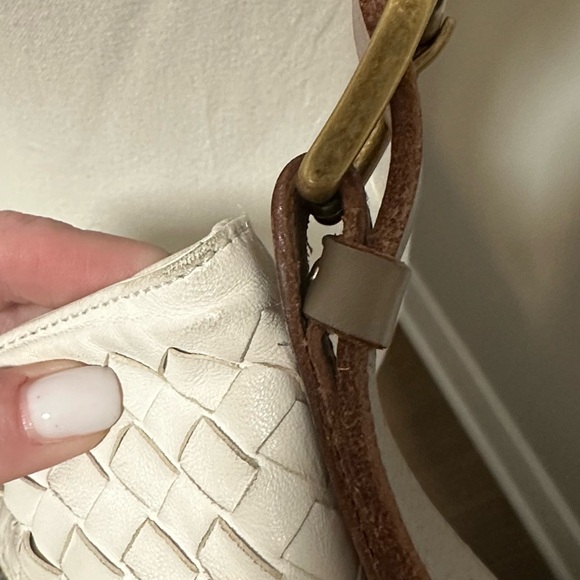 Bottega Veneta Intrecciato Cutwork Crossbody/ Shoulder Bag Ivory/Tan - Picture 4 of 16